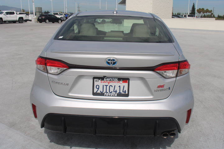 Used 2024 Toyota Corolla SE FWD image 4