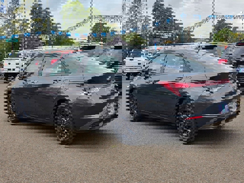 Used 2023 Hyundai Elantra SEL w/ Cargo Package image 34