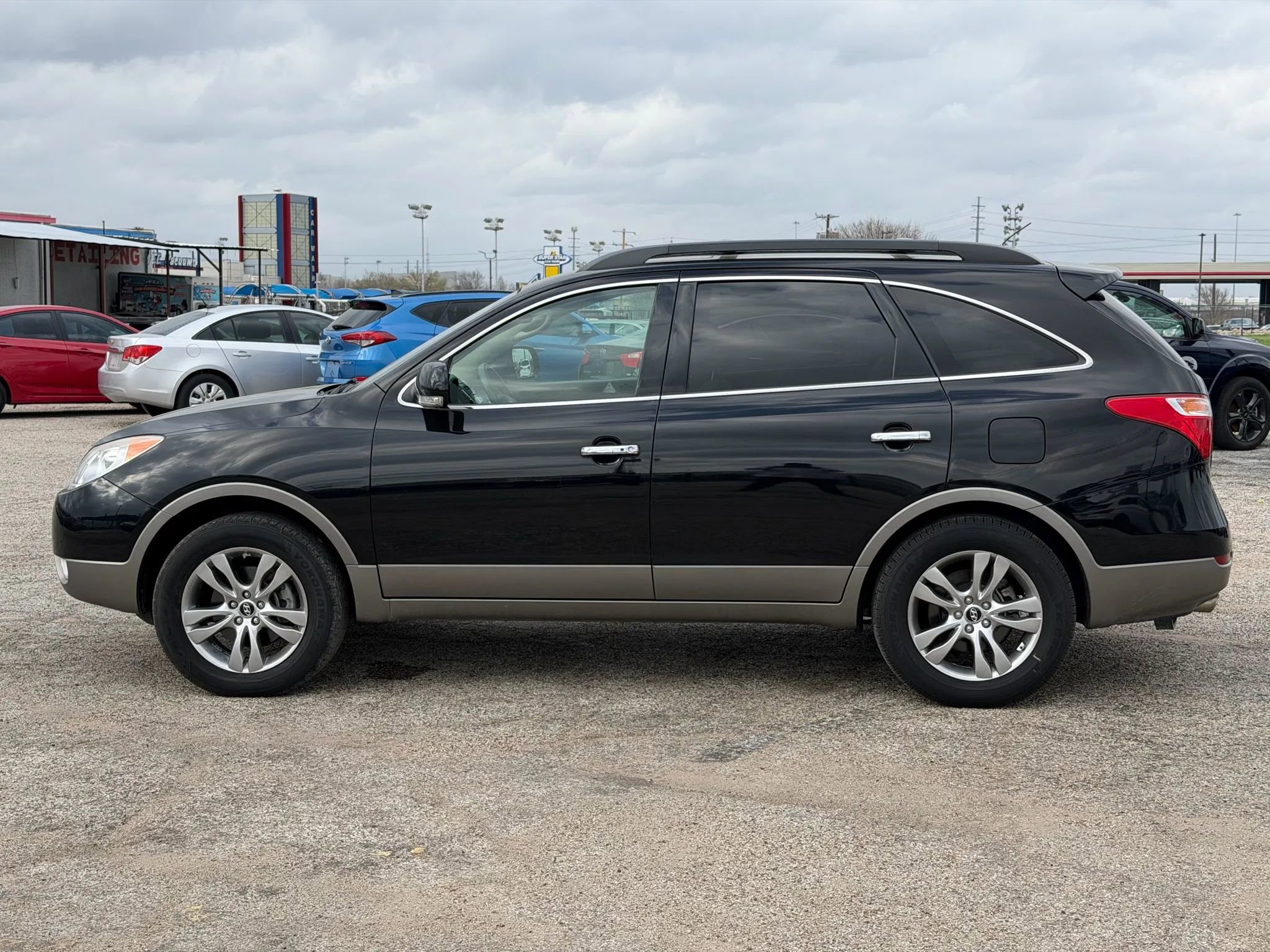 Used 2012 Hyundai Veracruz Limited w/ Entertainment Pkg image 8