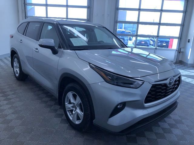 Used 2024 Toyota Highlander LE image 38