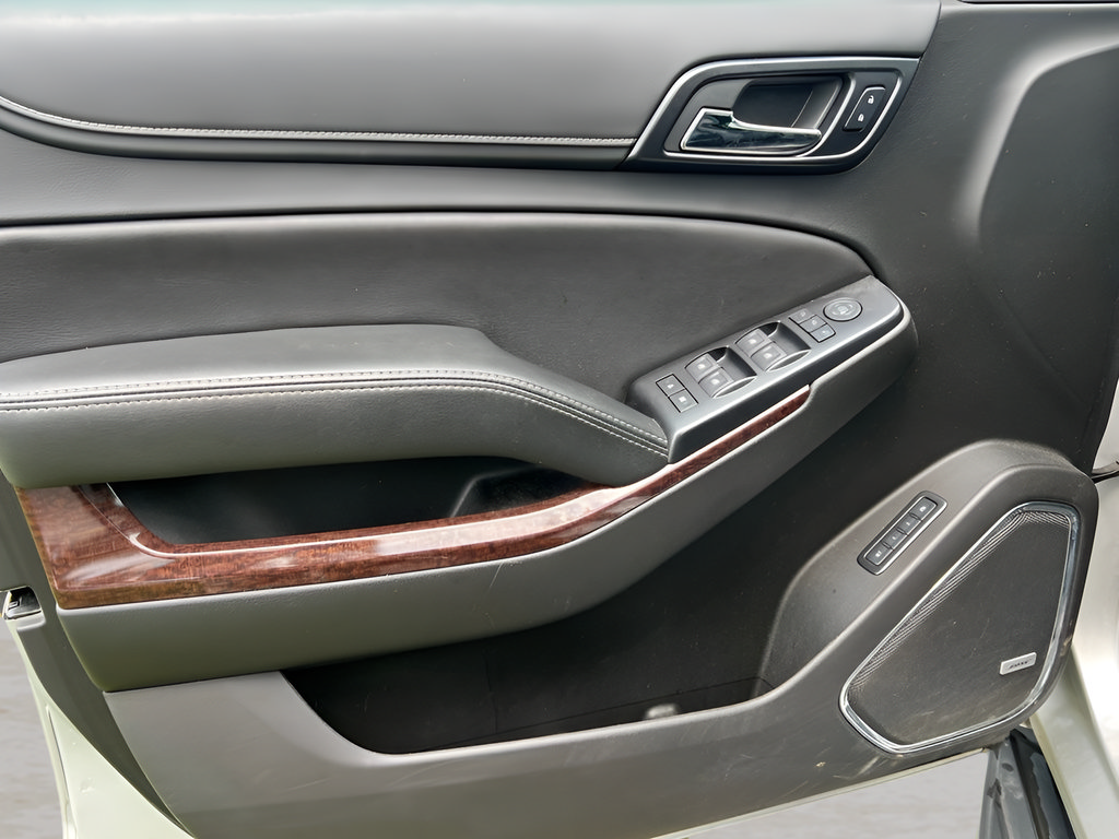 Used 2019 GMC Yukon SLT AWD/4WD image 14