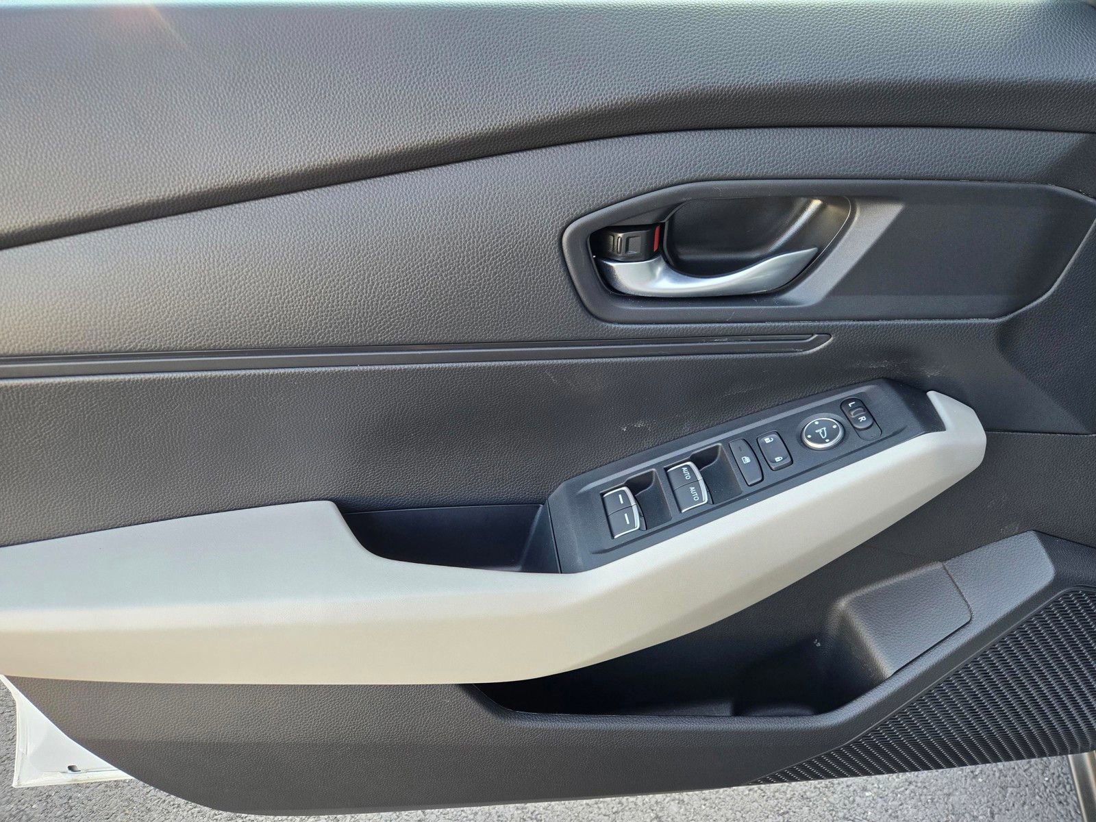 Used 2025 Honda Accord LX image 19