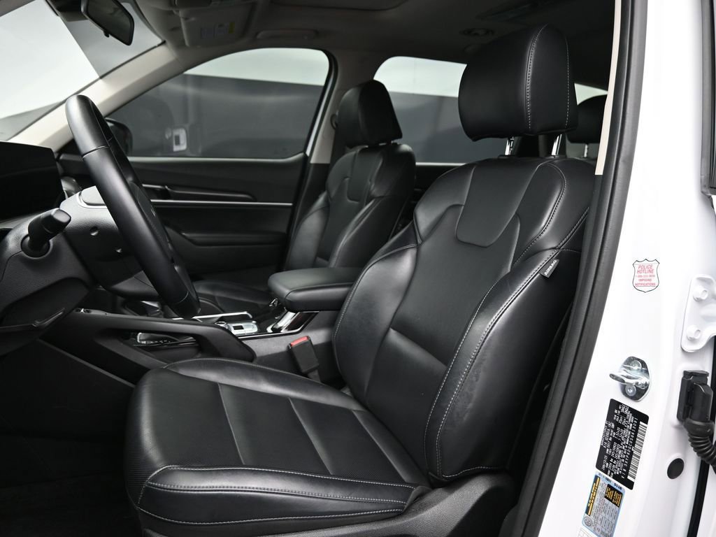 Used 2025 Kia Telluride S image 11