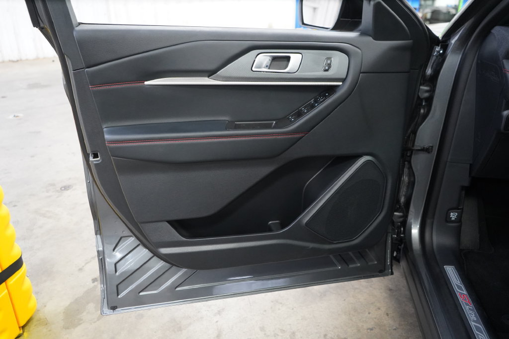 New 2027 Ford Explorer ST-Line AWD/4WD image 16