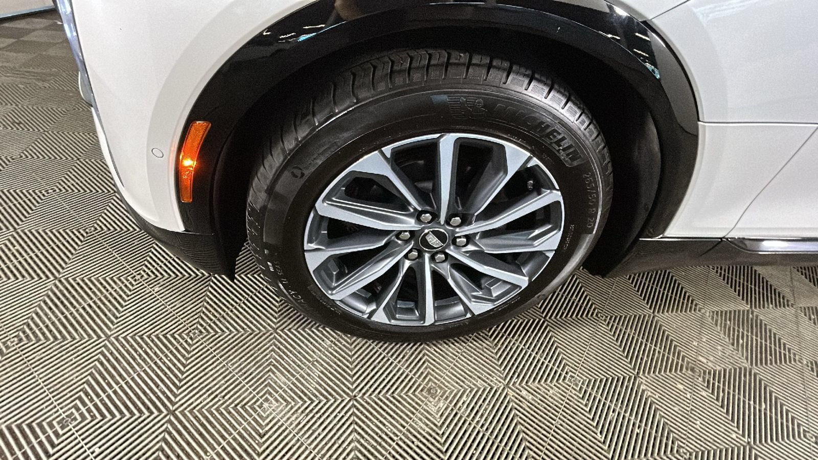 Used 2024 Cadillac Lyriq Sport RWD image 9