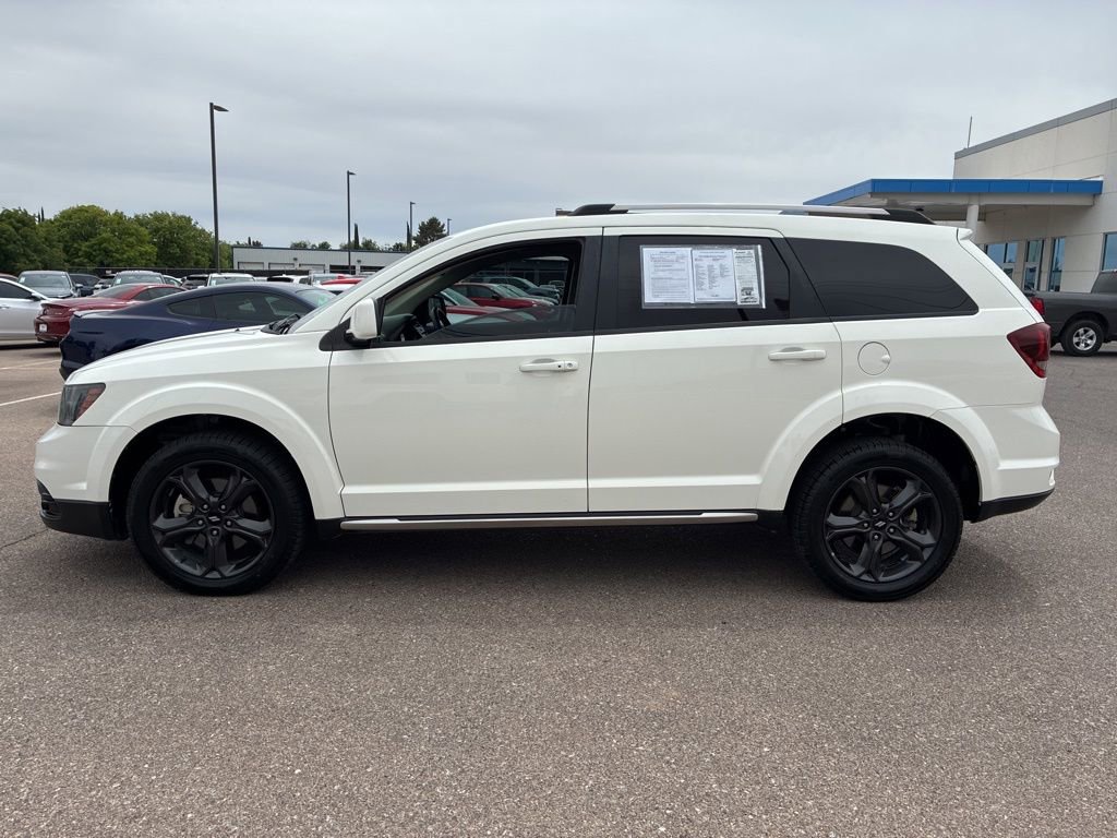 Used 2019 Dodge Journey Crossroad FWD image 2