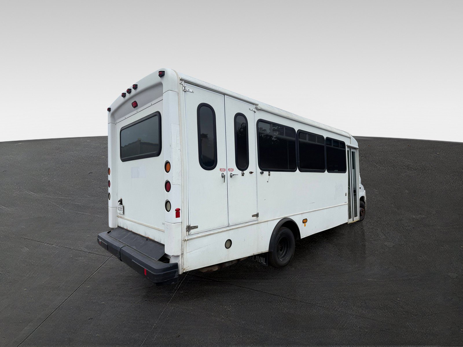 Used 2016 Ford E-450 and Econoline 450 Super Duty w/ Shuttle Bus Prep Package RWD image 4