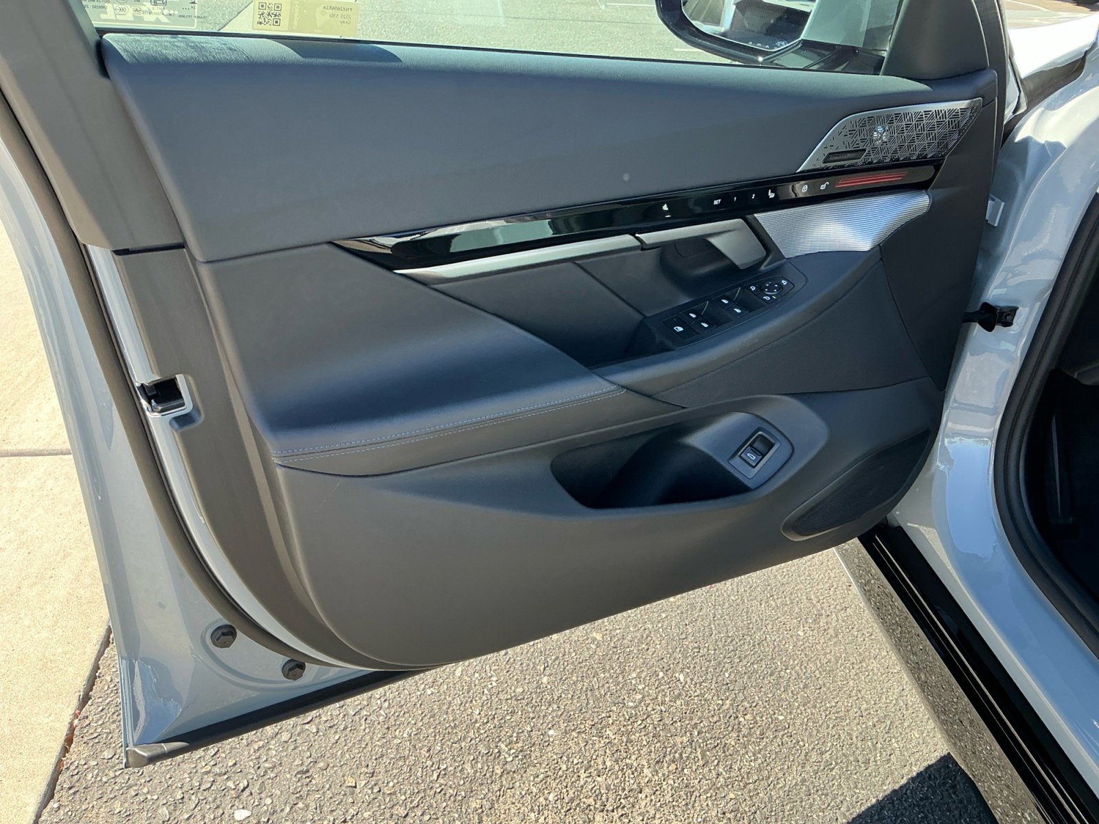 Used 2025 BMW 530i w/ M Sport Package image 13