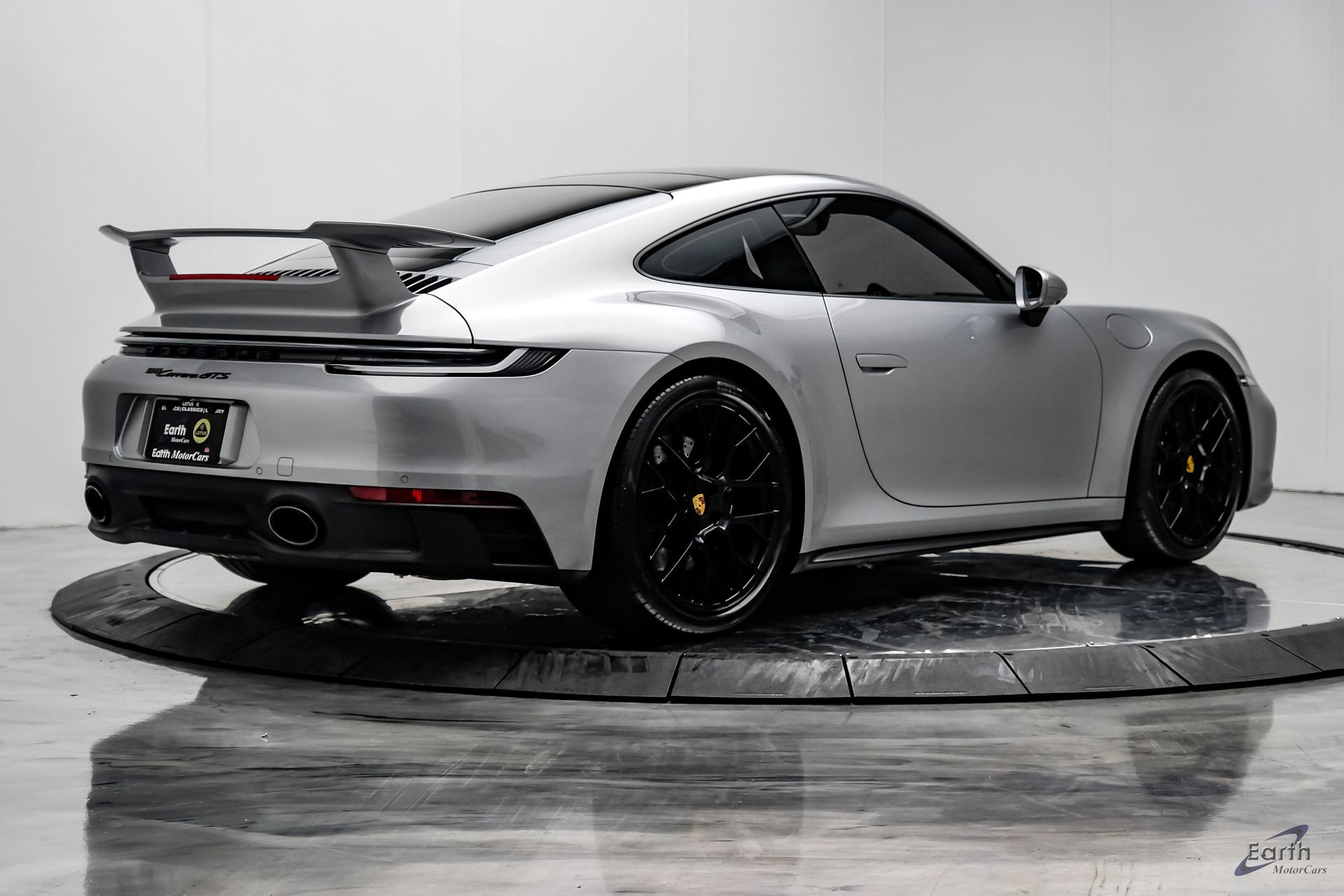 Used 2024 Porsche 911 Carrera GTS RWD image 17