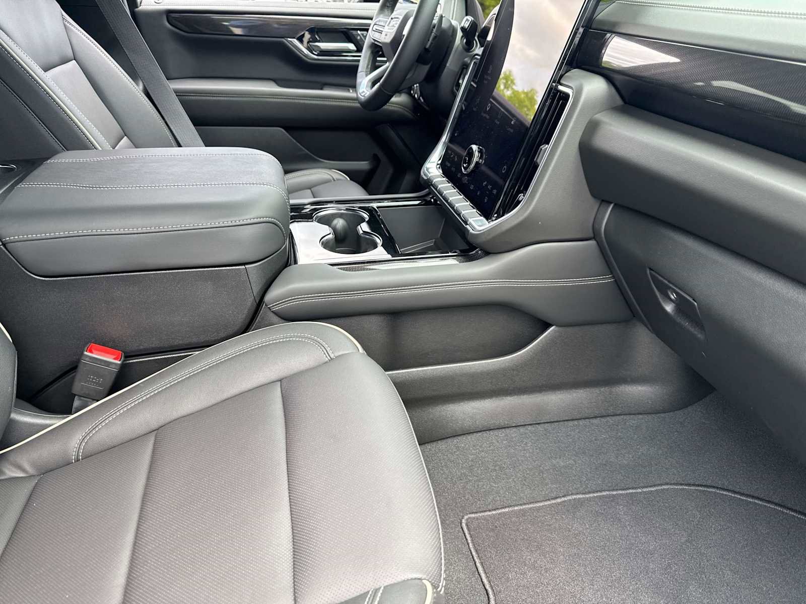 Used 2026 GMC Yukon XL Elevation AWD/4WD image 10