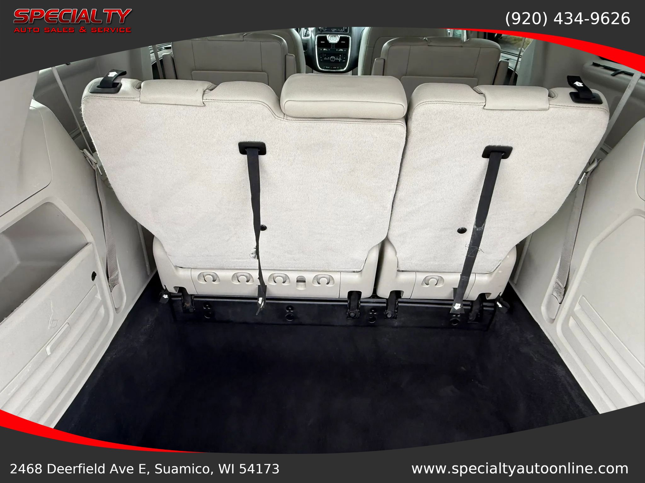 Used 2013 Chrysler Town & Country Touring FWD image 23