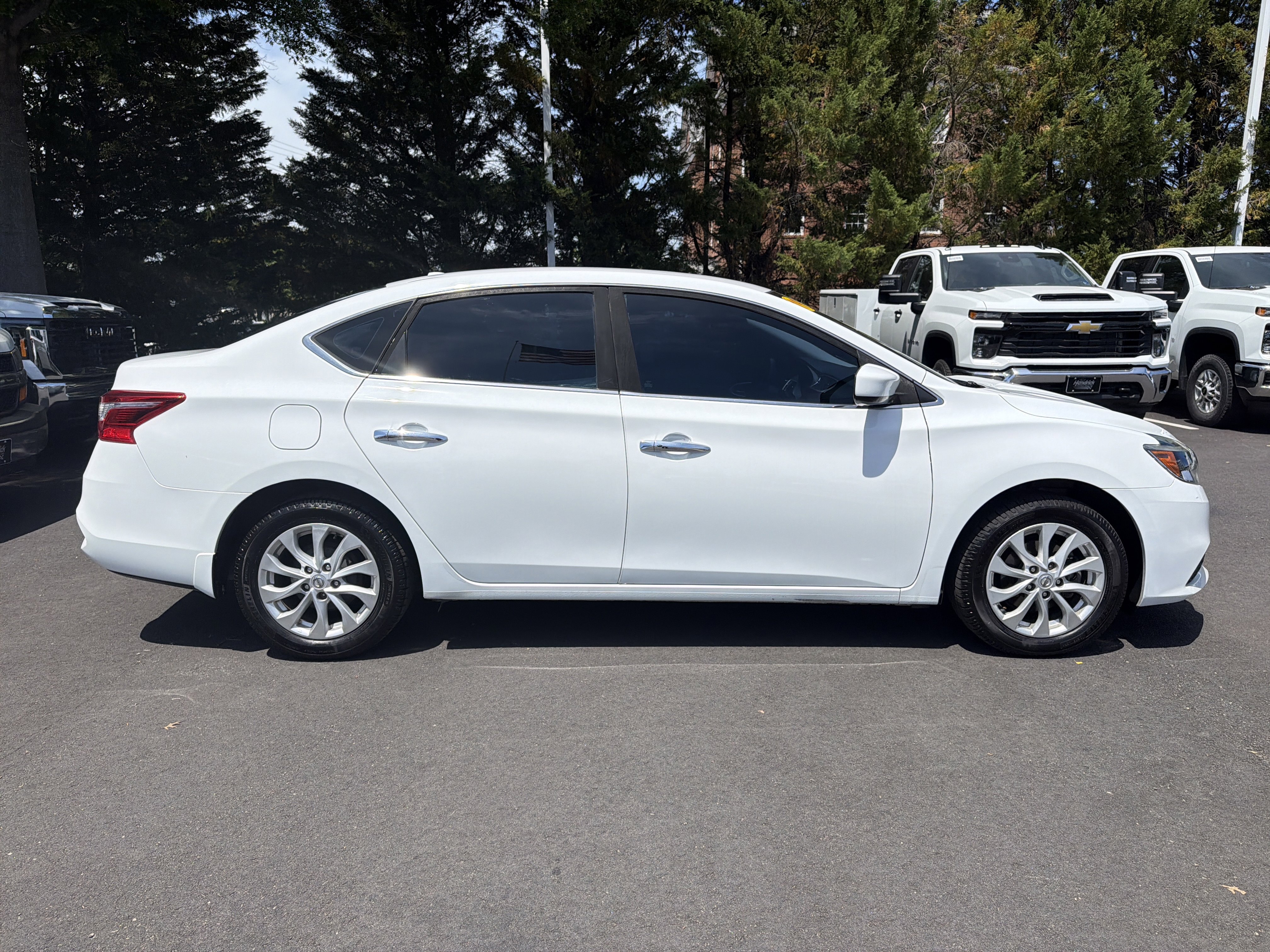 Used 2019 Nissan Sentra SV FWD image 11