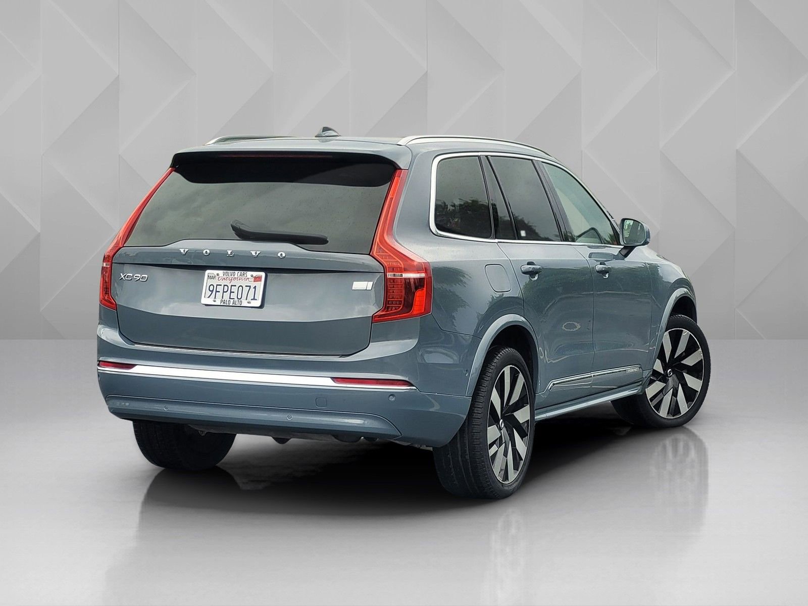 Certified 2023 Volvo XC90 T8 Ultimate w/ Protection Package Premier image 6