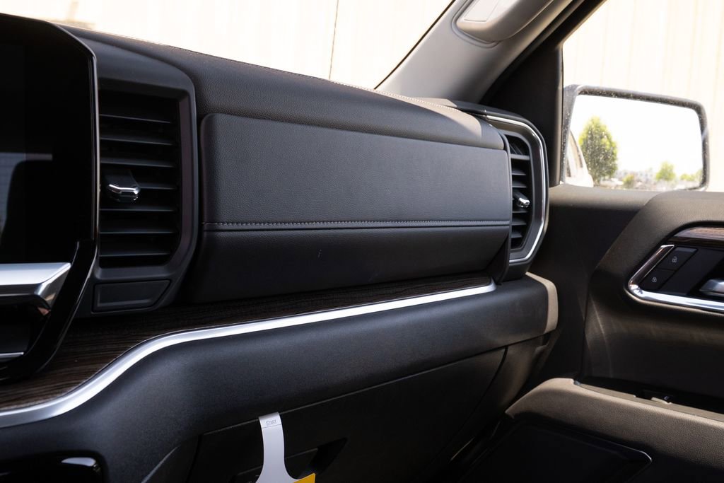 New 2025 Chevrolet Silverado 1500 LT image 29