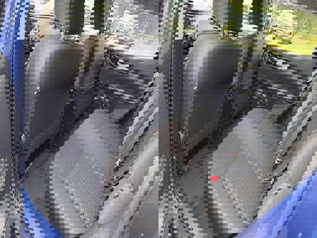 Used 2022 Nissan Rogue Sport S image 18