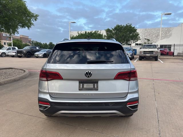 Used 2022 Volkswagen Taos SE image 6