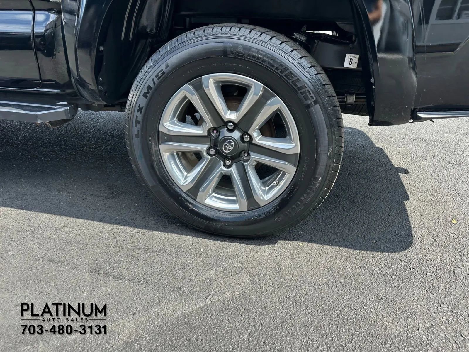 Used 2019 Toyota Tacoma Limited image 22
