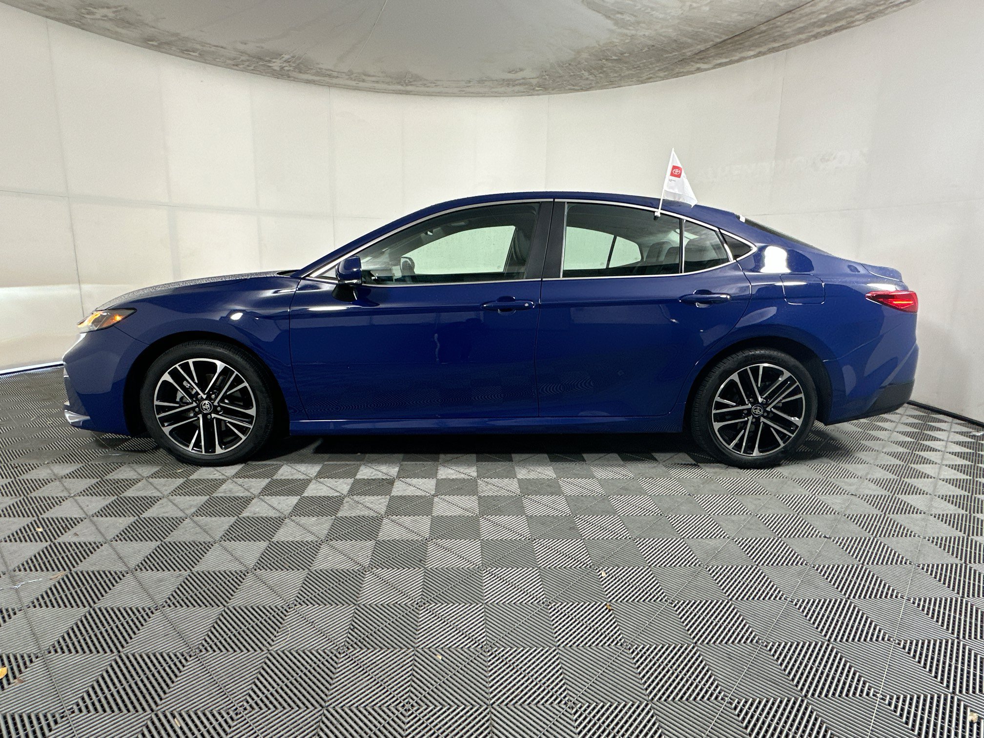 Used 2026 Toyota Camry XLE FWD image 6