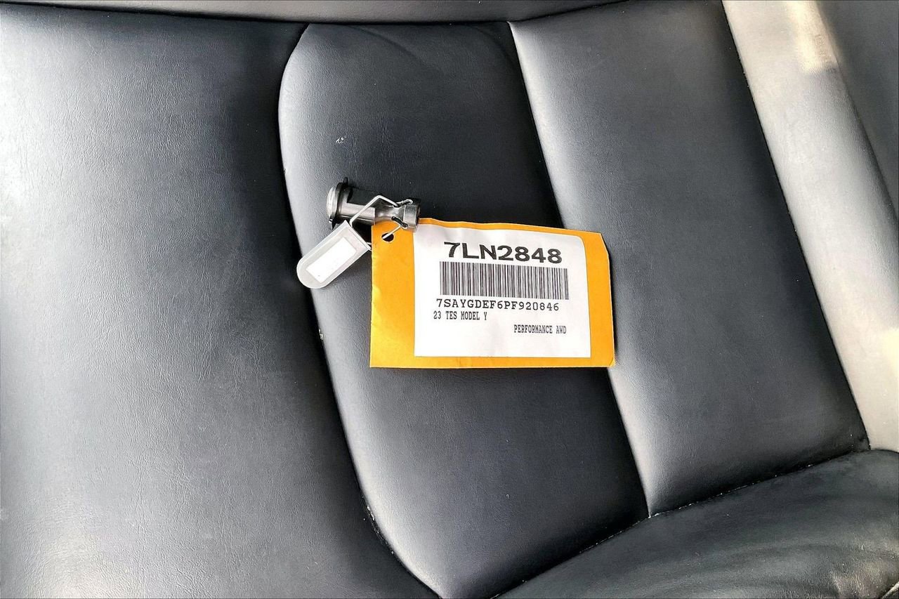 Used 2023 Tesla Model Y Performance image 32