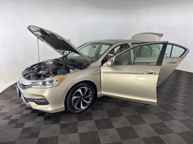 Used 2017 Honda Accord EX image 13