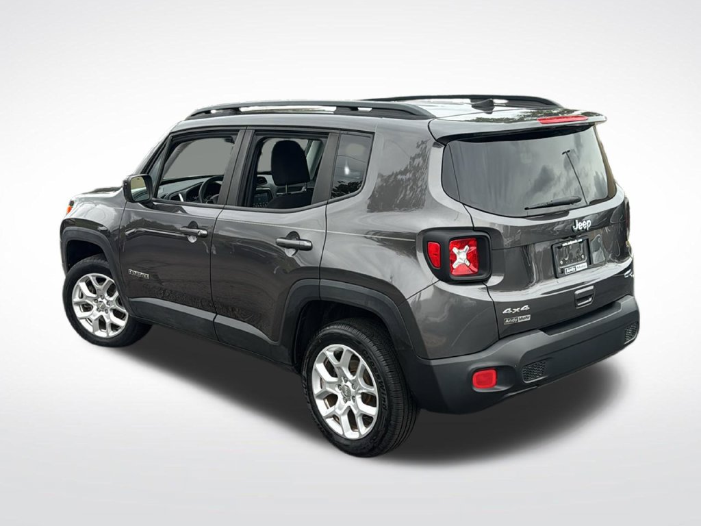 Used 2018 Jeep Renegade Latitude w/ Popular Equipment Group AWD/4WD image 5