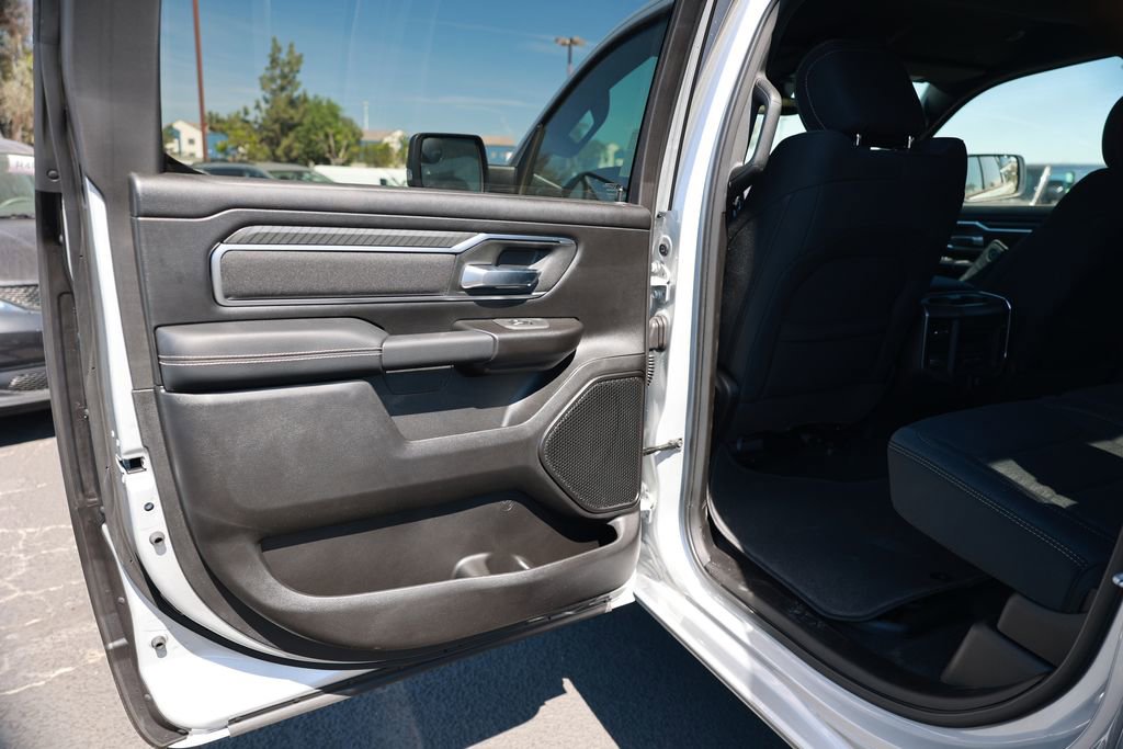 New 2026 RAM 1500 4x4 Crew Cab image 32