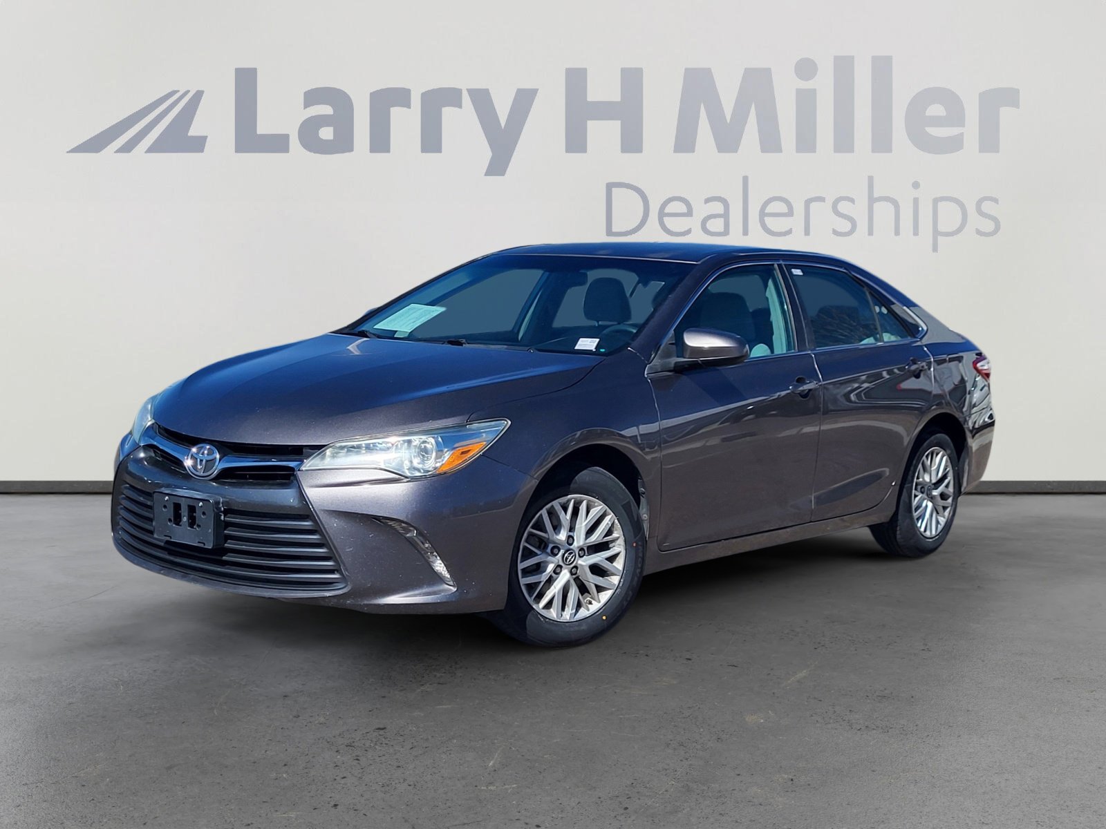 Used 2016 Toyota Camry LE