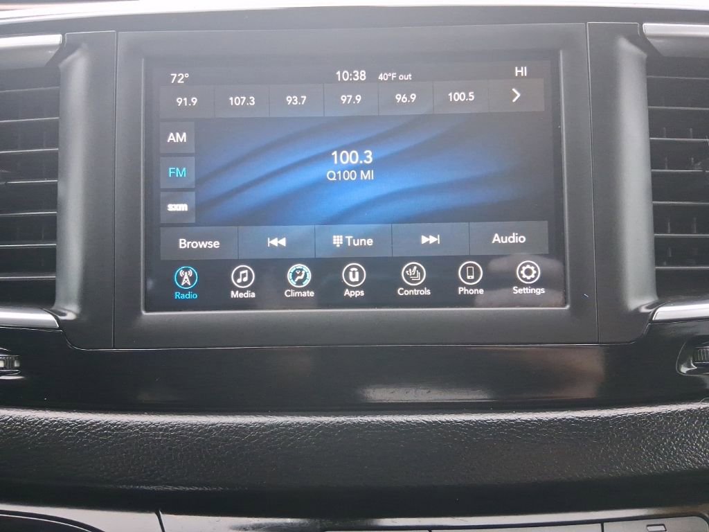 Used 2019 Chrysler Pacifica Touring-L image 25