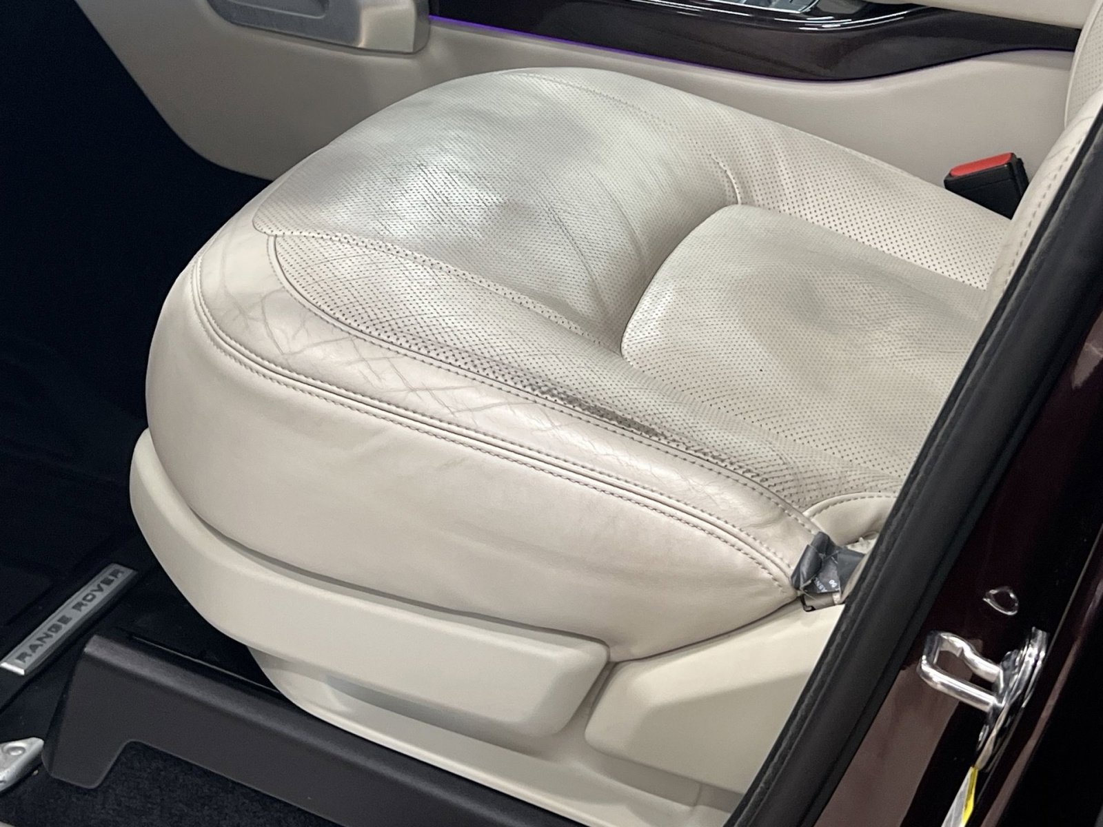 Used 2019 Land Rover Range Rover HSE image 12