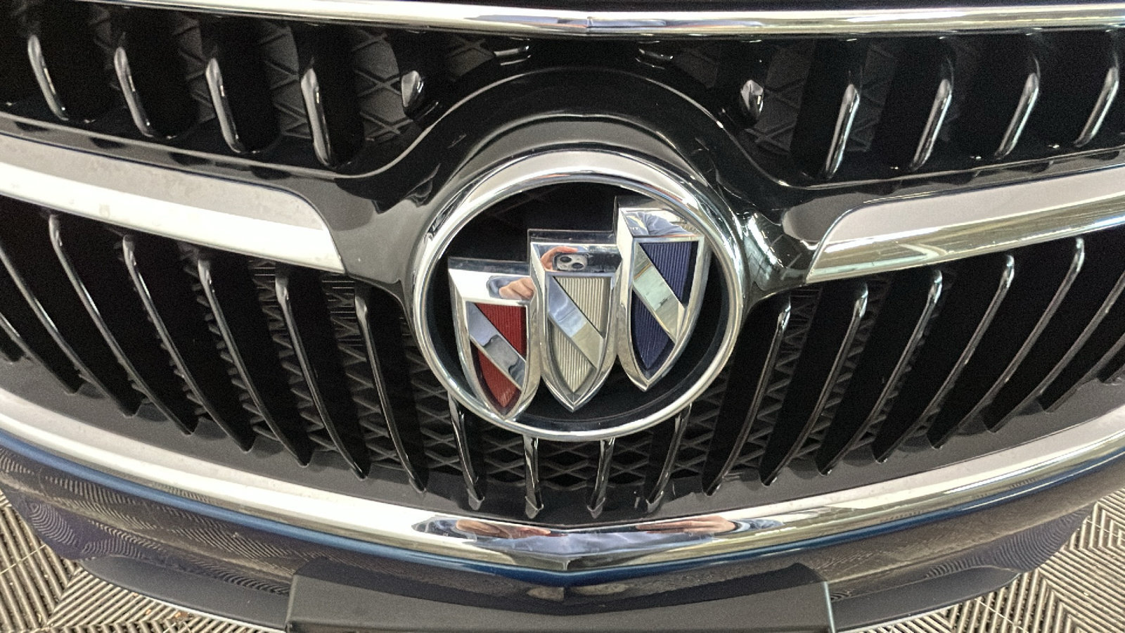 Used 2019 Buick Encore Sport Touring w/ Safety Package AWD/4WD image 10