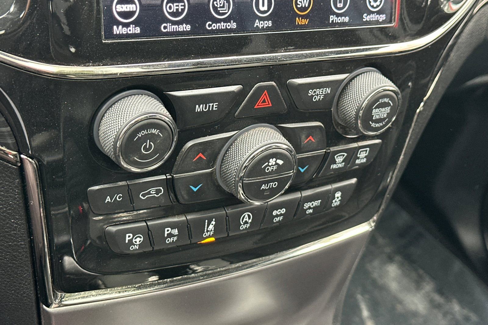 Used 2021 Jeep Grand Cherokee Limited X RWD image 22