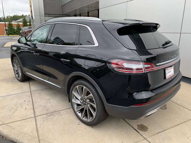 Certified 2023 Lincoln Nautilus Reserve w/ Equipment Group 202A AWD/4WD image 3