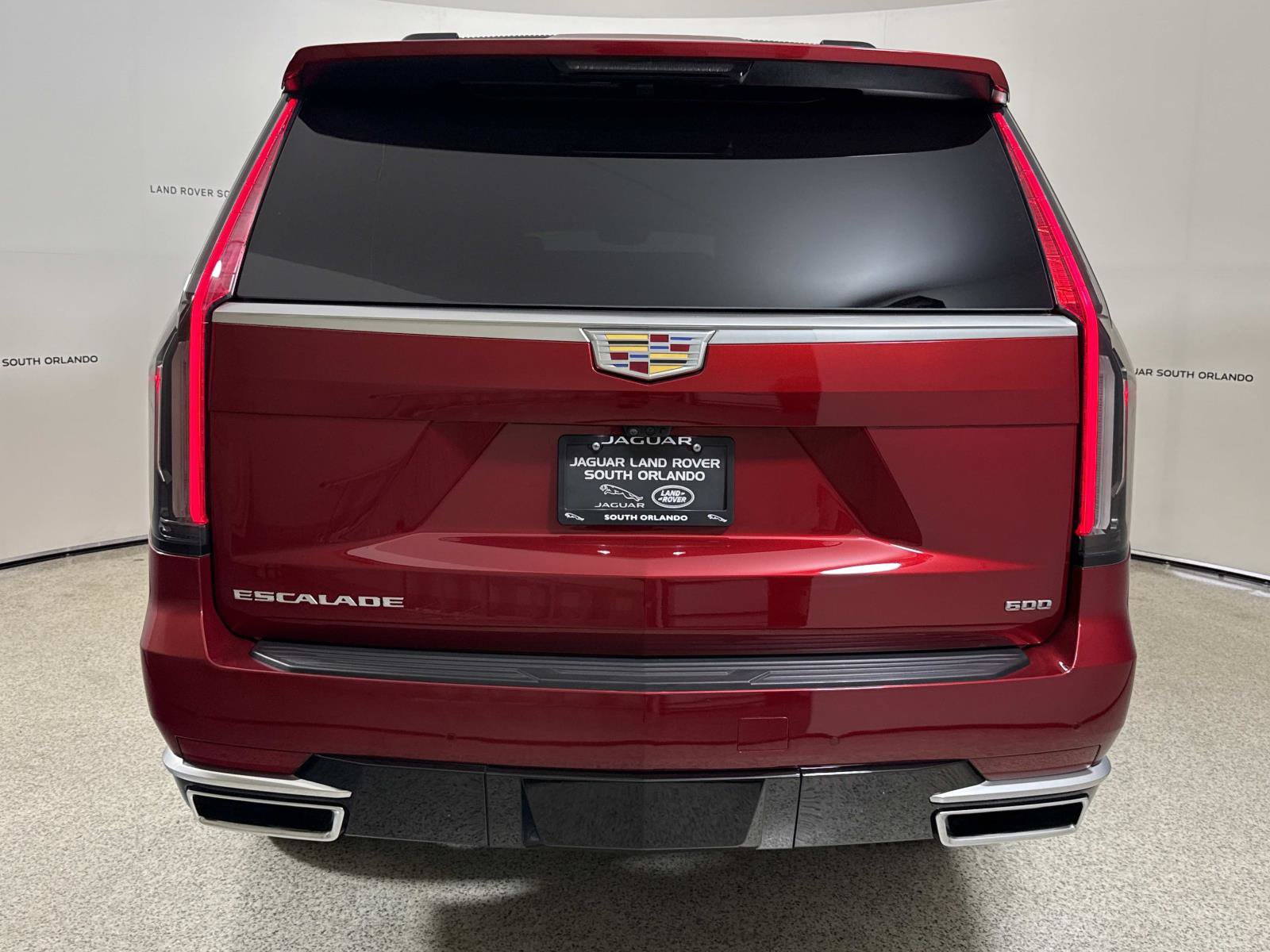 Used 2021 Cadillac Escalade Premium Luxury Platinum AWD/4WD image 4