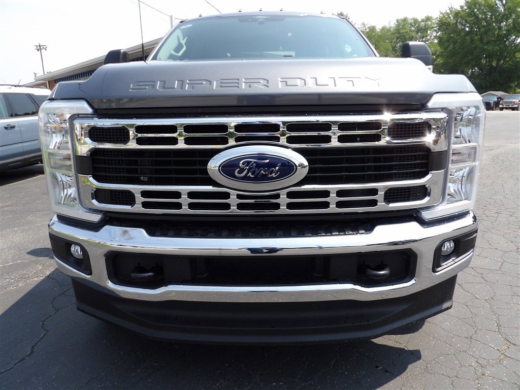 New 2025 Ford F350 XLT w/ FX4 Off-Road Package image 14