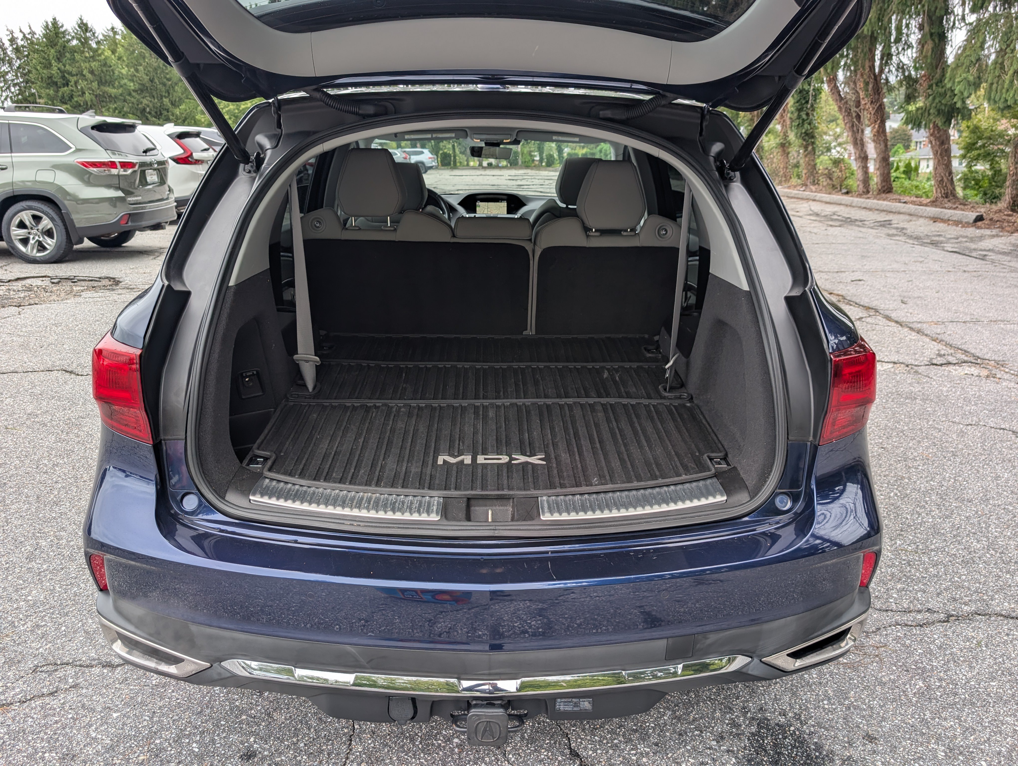 Used 2020 Acura MDX w/ Technology Package AWD/4WD image 13