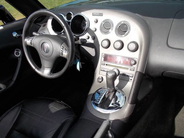 Used 2007 Pontiac Solstice GXP w/ Premium Package image 18