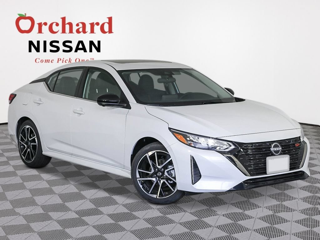 New 2025 Nissan Sentra SR w/ SR Premium Package FWD image 5