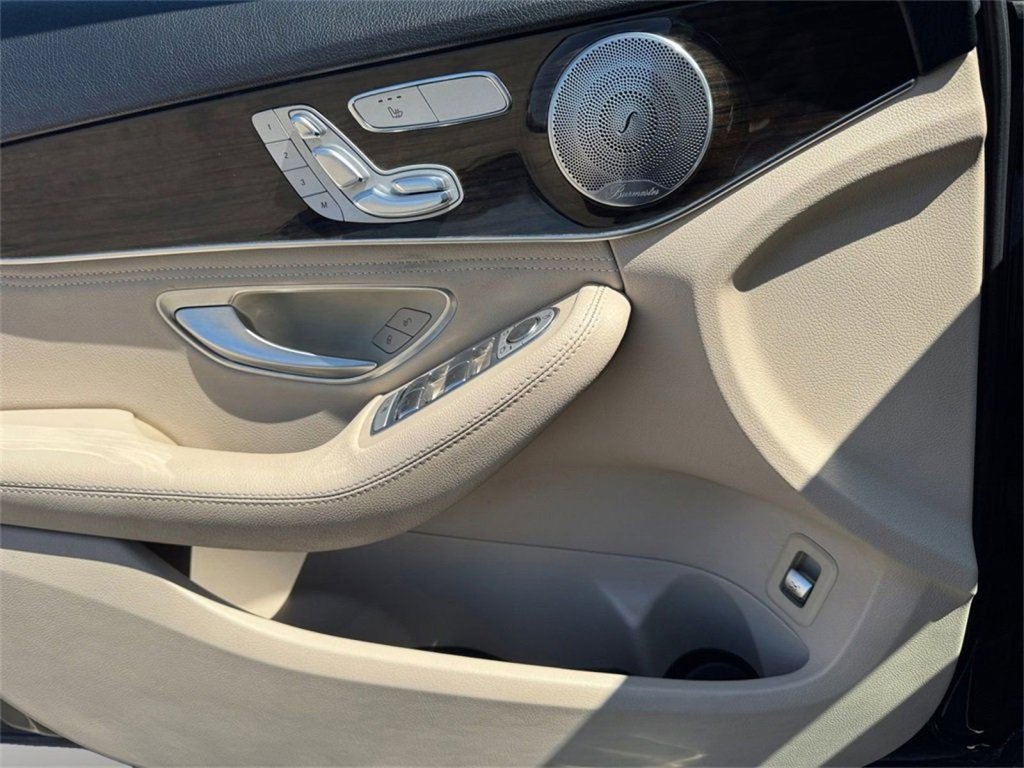 Used 2015 Mercedes-Benz C 300 4MATIC Sedan w/ Multimedia Package image 10