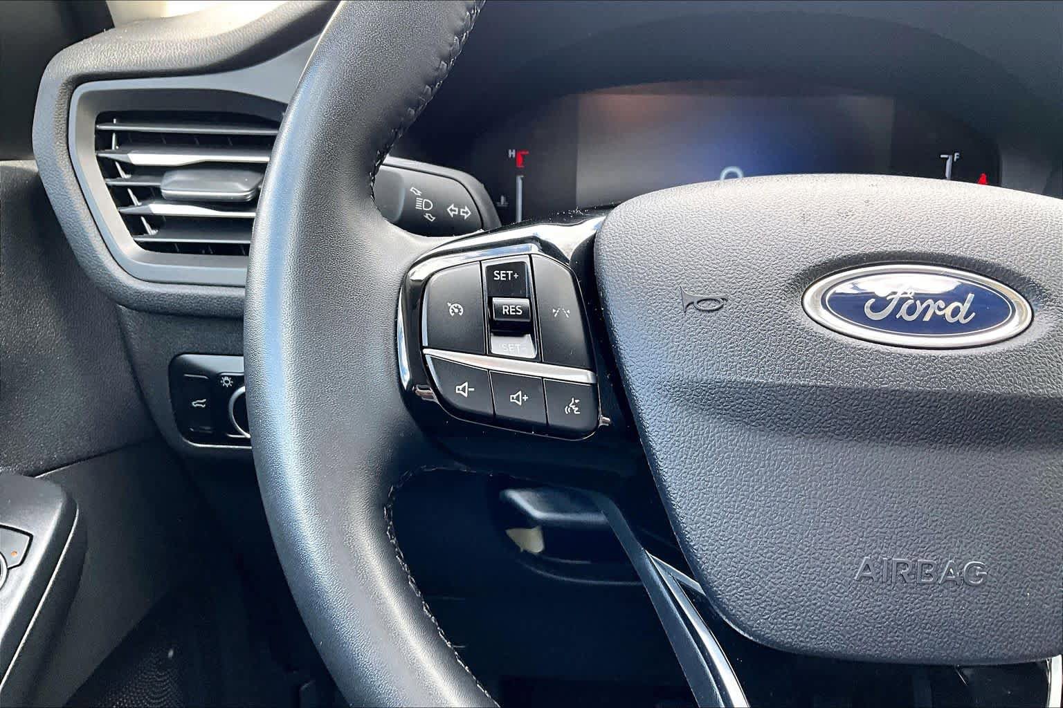 Certified 2024 Ford Escape Active AWD/4WD image 24