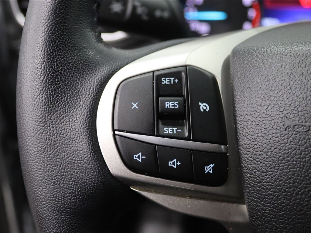 Used 2022 Ford Explorer XLT w/ Equipment Group 202A AWD/4WD image 30