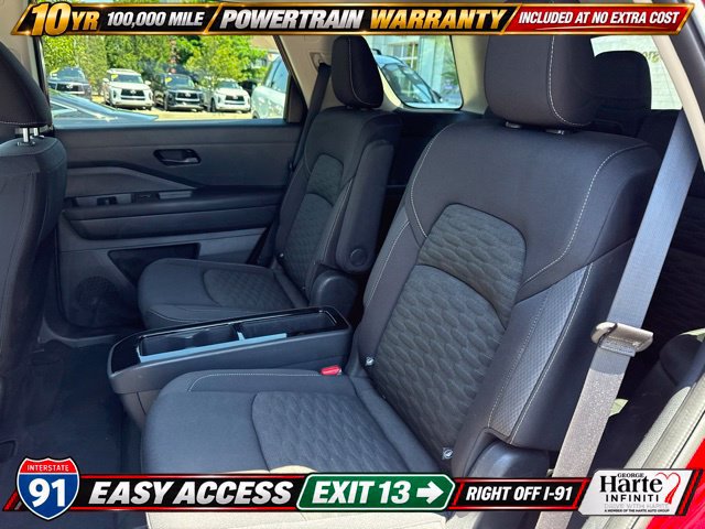 Used 2023 Nissan Pathfinder SV w/ SV Premium Package AWD/4WD image 11