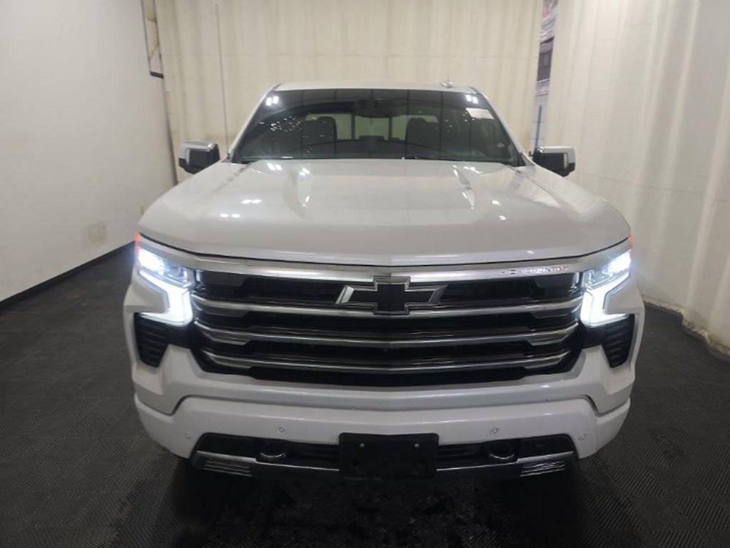 Used 2023 Chevrolet Silverado 1500 High Country w/ LPO, Dark Essentials Package AWD/4WD image 2