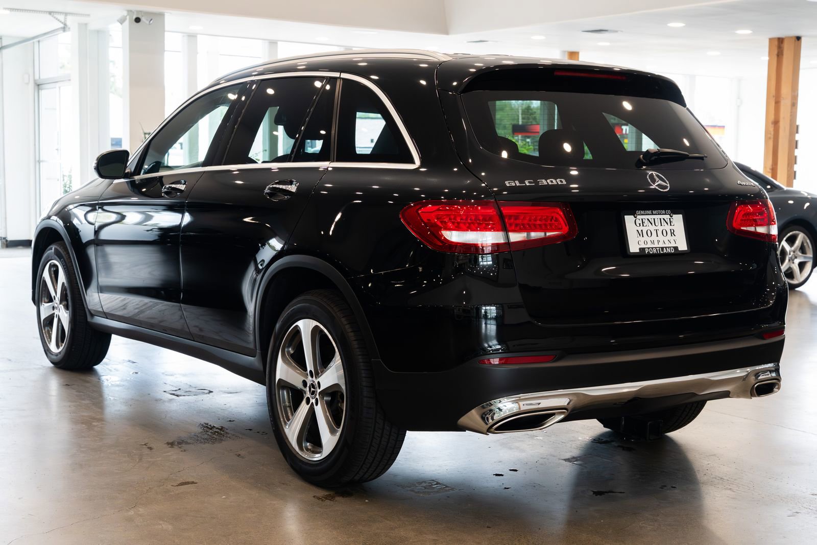 Used 2017 Mercedes-Benz GLC 300 4MATIC image 6