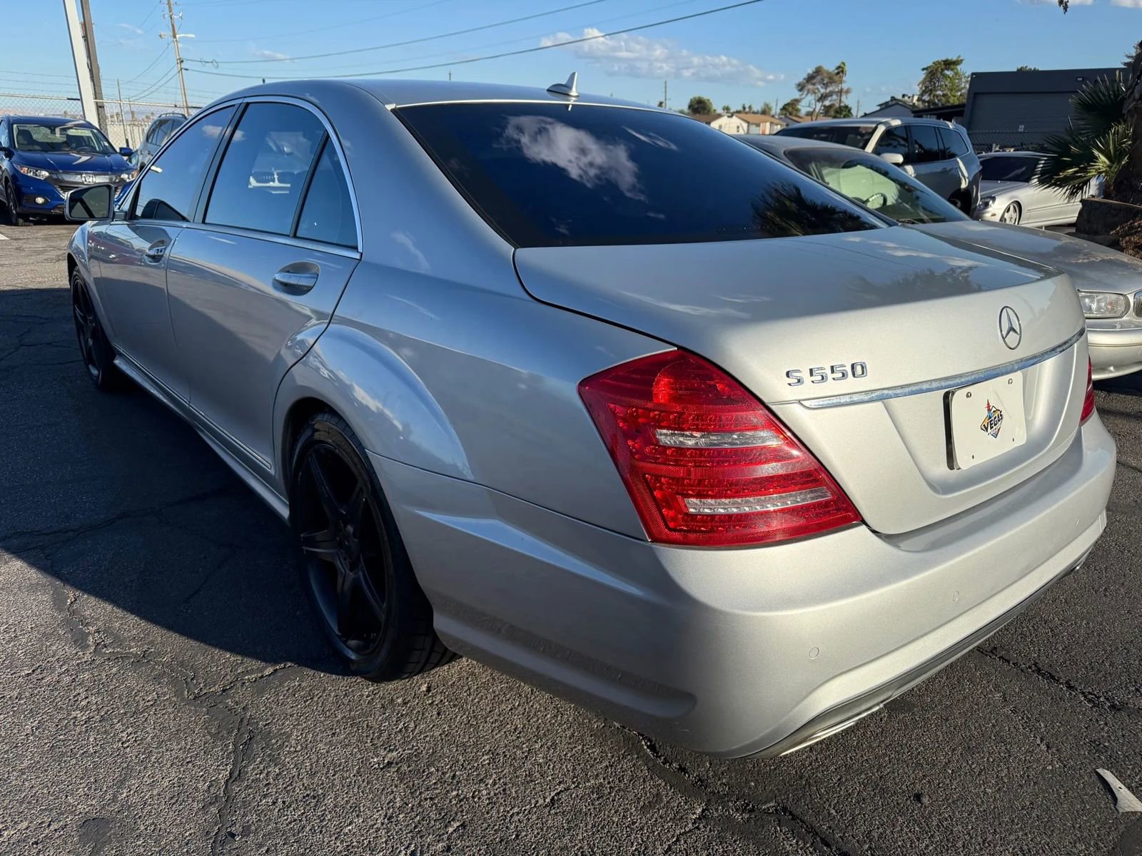 Used 2010 Mercedes-Benz S 550 w/ Sport Pkg image 3