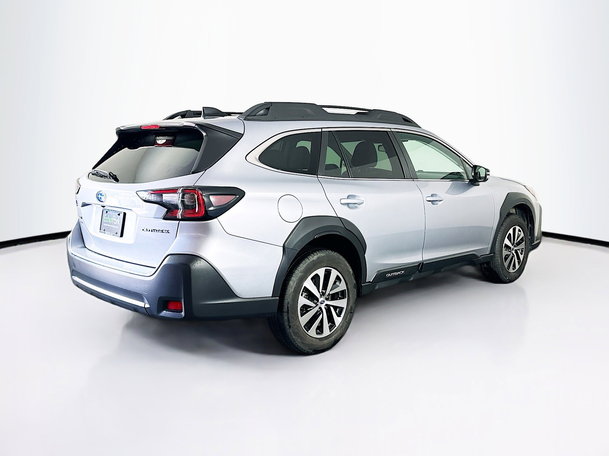 Used 2025 Subaru Outback Premium AWD/4WD image 9