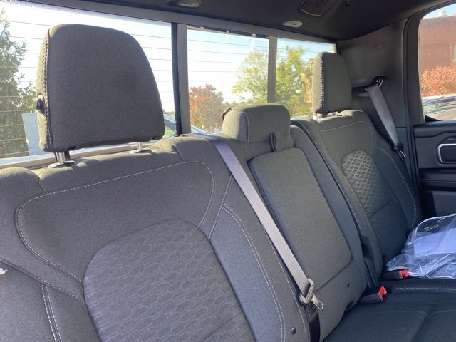 New 2026 RAM 1500 4x4 Crew Cab image 31