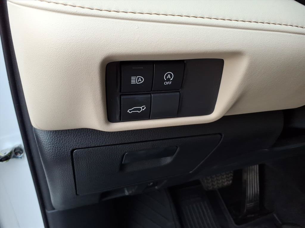 Used 2023 Toyota Highlander XLE AWD/4WD image 28
