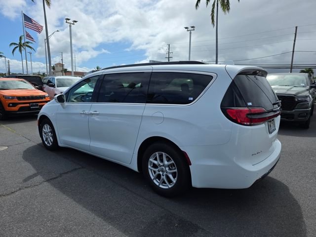 Used 2022 Chrysler Pacifica Touring-L image 5