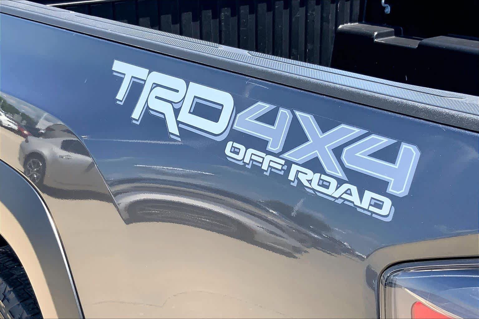 Used 2021 Toyota Tacoma TRD Off-Road AWD/4WD image 31