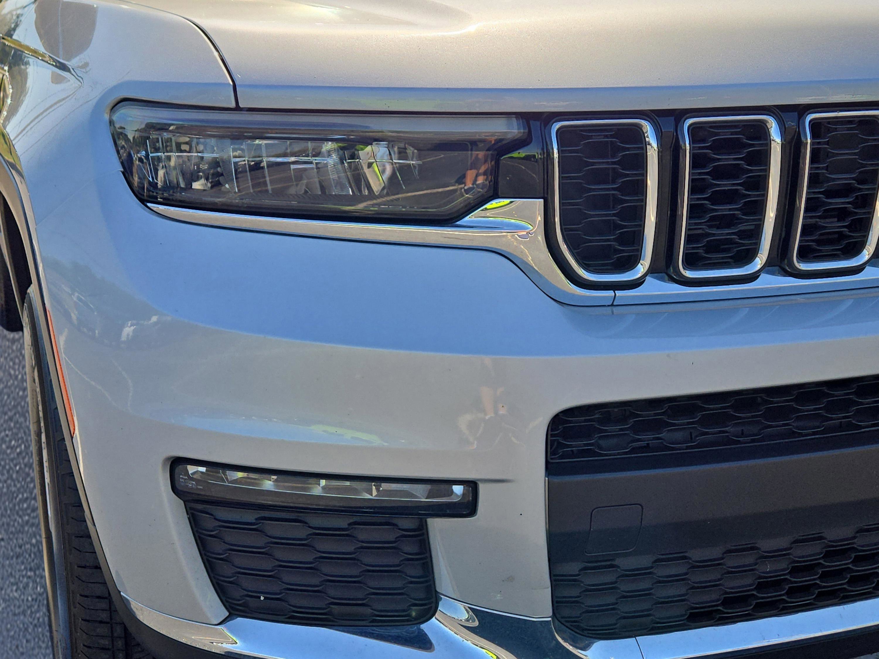Used 2023 Jeep Grand Cherokee L Limited image 3